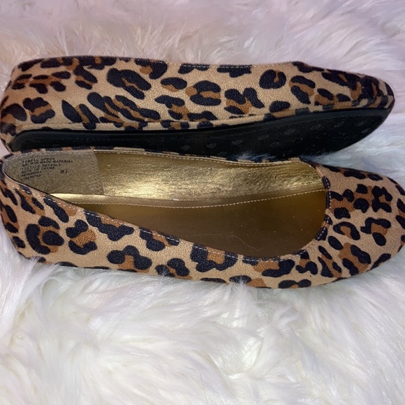 MOSSIMO SUPPLY CO. Size 8 1/2, br. & tan animal print ballet flats. $9 - Picture 4 of 5